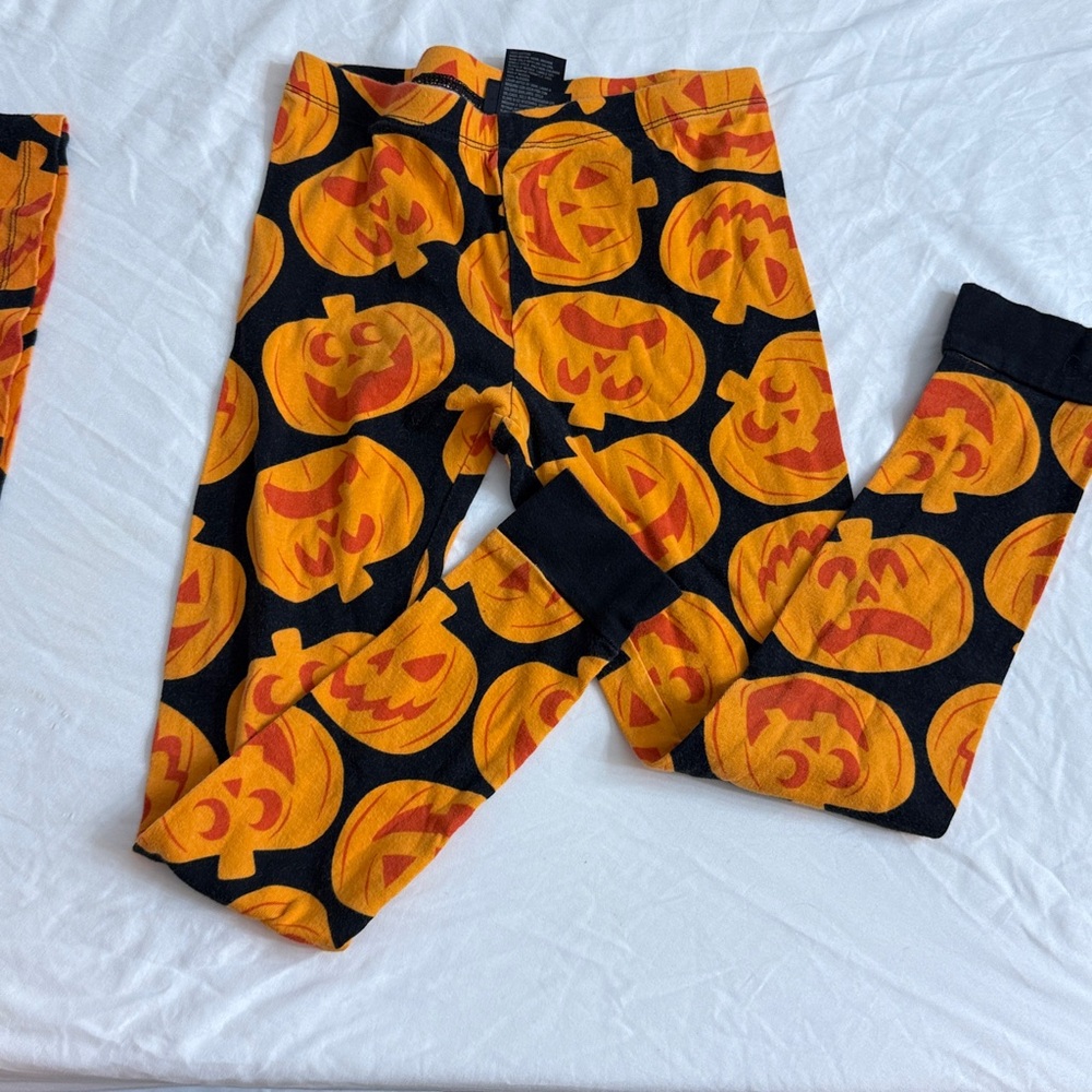 Pumpkin Print Kids Pajama Set - Picture 3 of 6